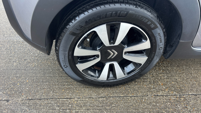 Citroen C3 1.2 PureTech Plus 5dr Petrol Hatchback